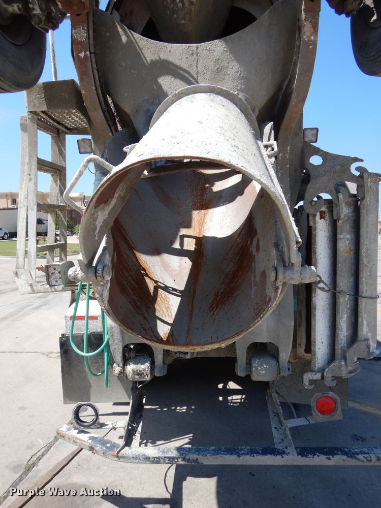 image for item HS9555 2000 Peterbilt 357  ready mix truck