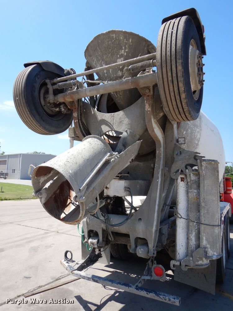 image for item HS9555 2000 Peterbilt 357  ready mix truck