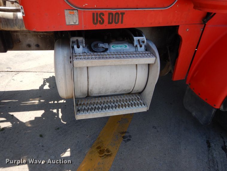 image for item HS9555 2000 Peterbilt 357  ready mix truck