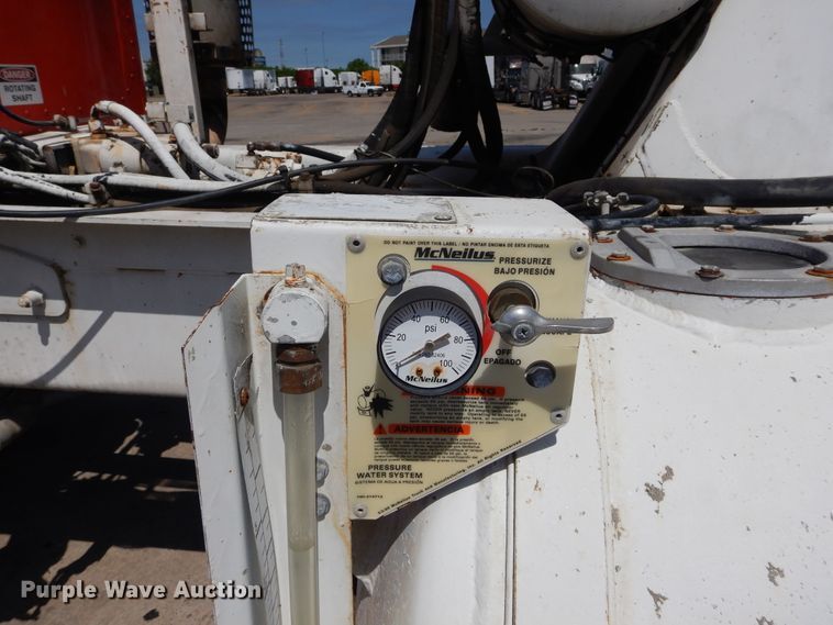 image for item HS9555 2000 Peterbilt 357  ready mix truck