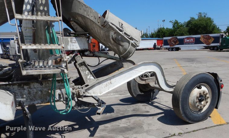 image for item HS9555 2000 Peterbilt 357  ready mix truck