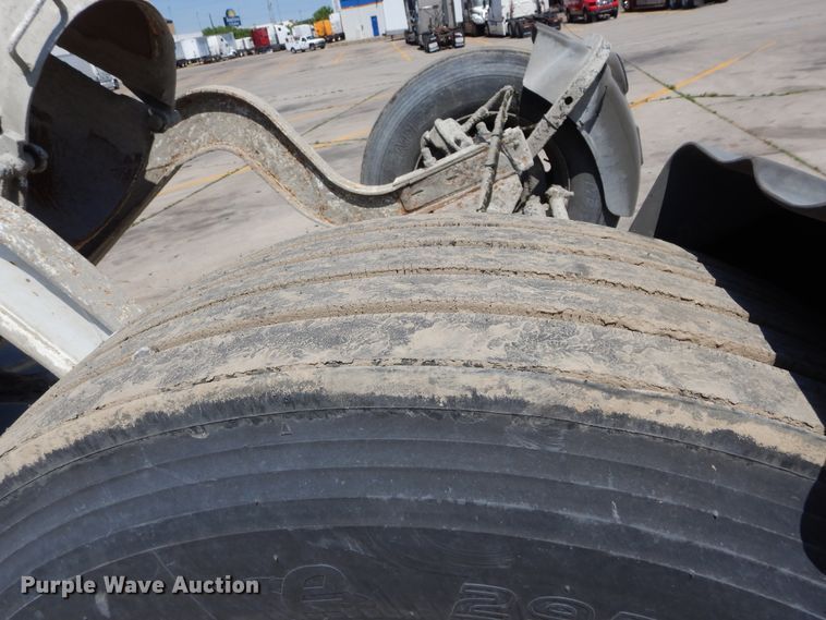 image for item HS9555 2000 Peterbilt 357  ready mix truck