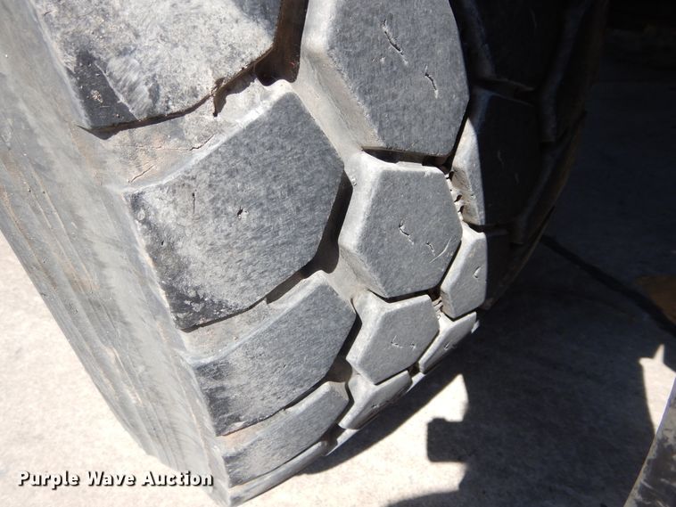 image for item HS9555 2000 Peterbilt 357  ready mix truck