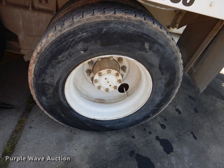 image for item HS9555 2000 Peterbilt 357  ready mix truck