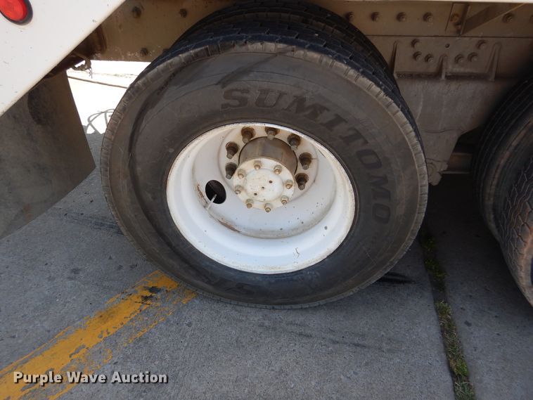 image for item HS9555 2000 Peterbilt 357  ready mix truck