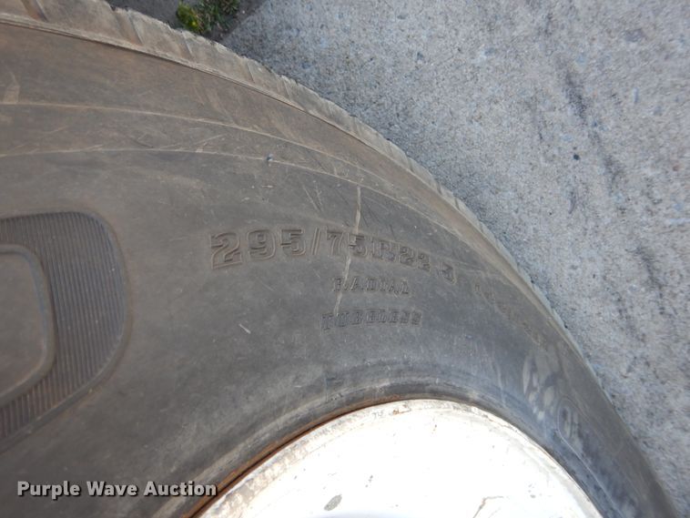 image for item HS9555 2000 Peterbilt 357  ready mix truck