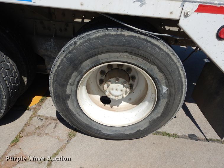 image for item HS9555 2000 Peterbilt 357  ready mix truck