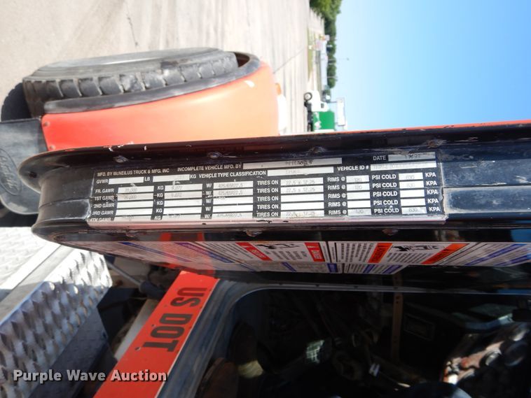 image for item HS9555 2000 Peterbilt 357  ready mix truck