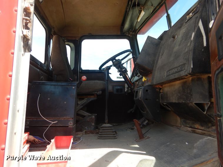 image for item HS9556 2000 Kenworth W900  ready mix truck