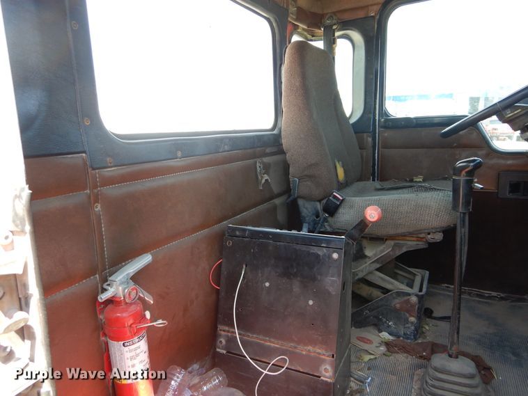 image for item HS9556 2000 Kenworth W900  ready mix truck