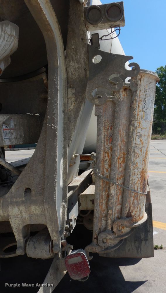 image for item HS9556 2000 Kenworth W900  ready mix truck