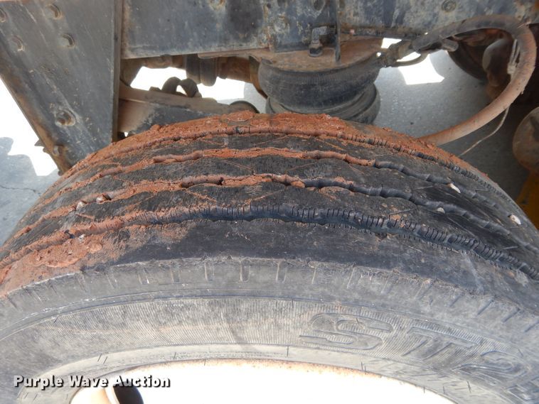 image for item HS9556 2000 Kenworth W900  ready mix truck