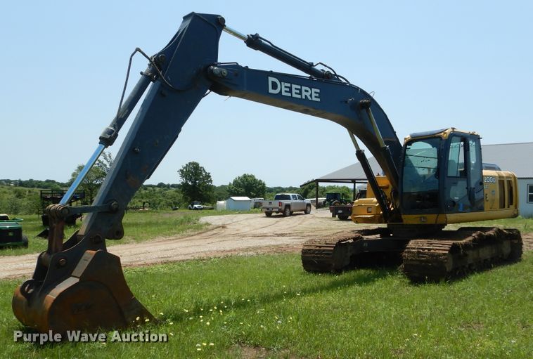 image for item HS9577 2011 John Deere 200D LC  excavator
