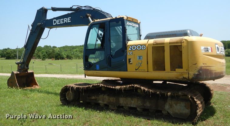 image for item HS9577 2011 John Deere 200D LC  excavator