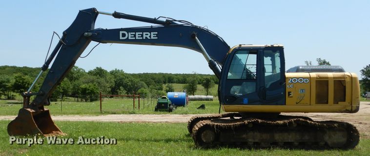 image for item HS9577 2011 John Deere 200D LC  excavator