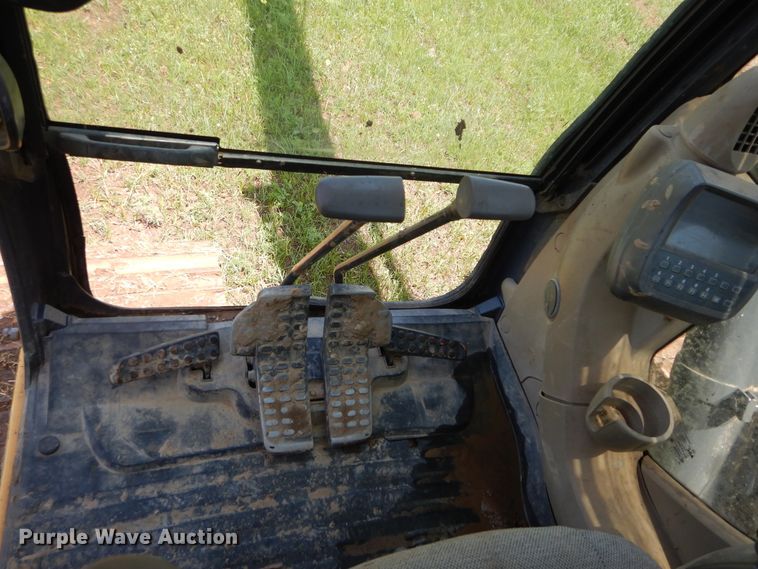 image for item HS9577 2011 John Deere 200D LC  excavator