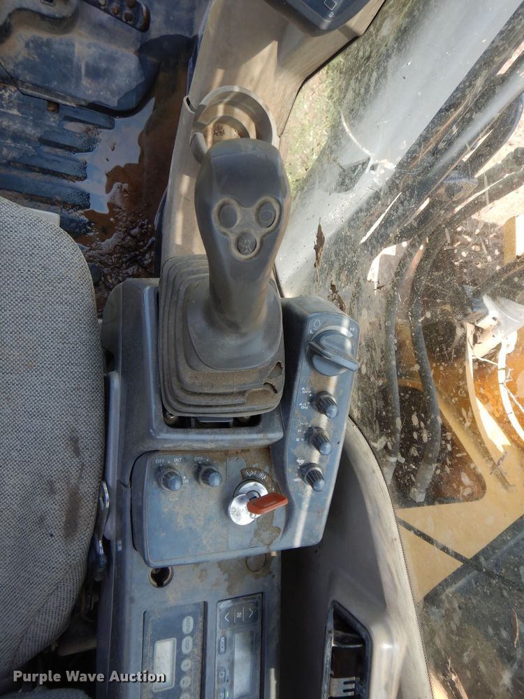 image for item HS9577 2011 John Deere 200D LC  excavator