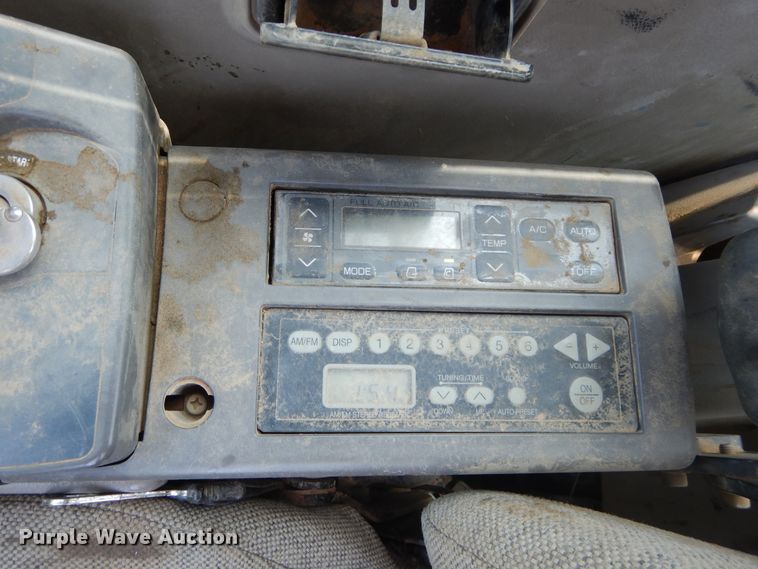 image for item HS9577 2011 John Deere 200D LC  excavator