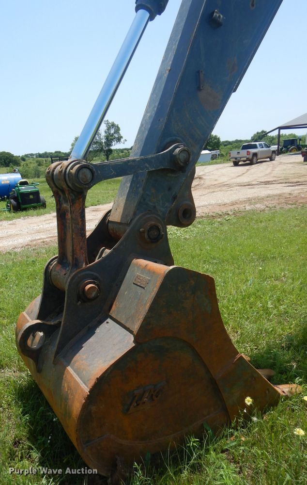 image for item HS9577 2011 John Deere 200D LC  excavator