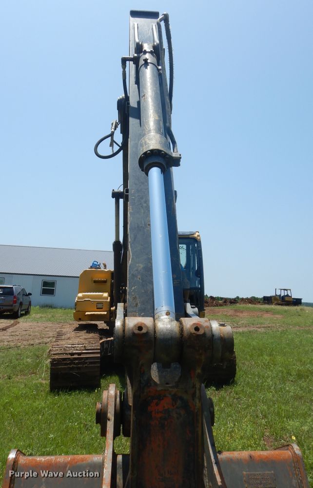 image for item HS9577 2011 John Deere 200D LC  excavator