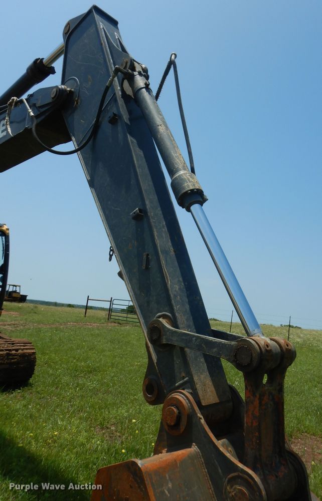 image for item HS9577 2011 John Deere 200D LC  excavator