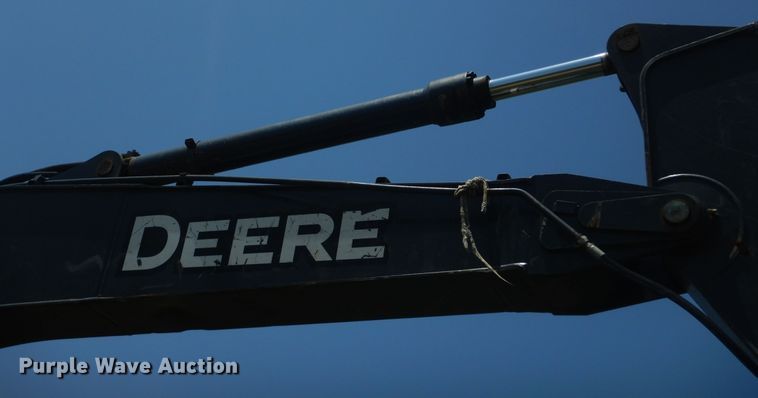 image for item HS9577 2011 John Deere 200D LC  excavator