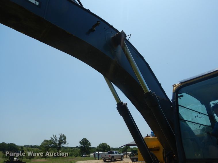 image for item HS9577 2011 John Deere 200D LC  excavator