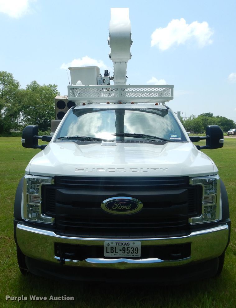 image for item HS9578 2017 Ford F550 Super Duty  bucket truck