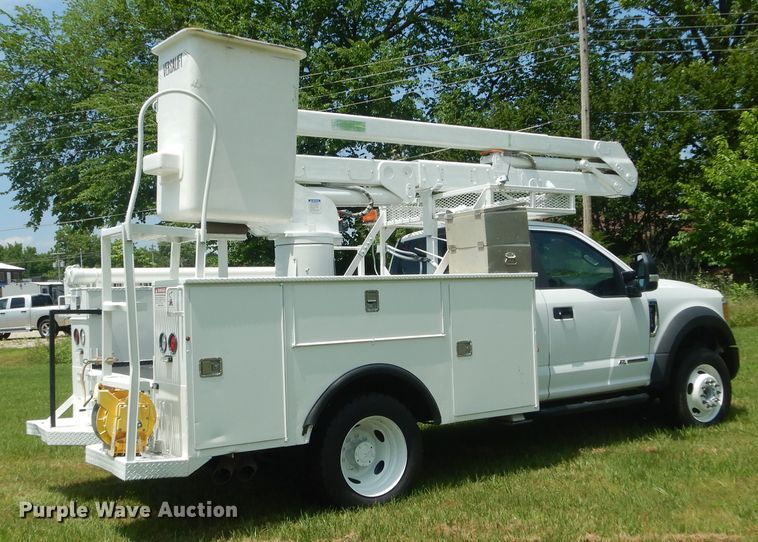 image for item HS9578 2017 Ford F550 Super Duty  bucket truck