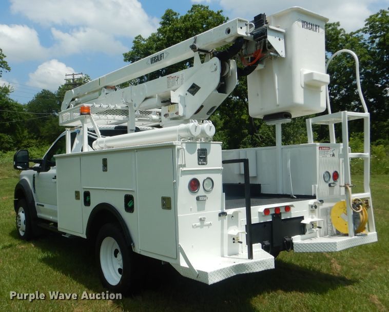 image for item HS9578 2017 Ford F550 Super Duty  bucket truck