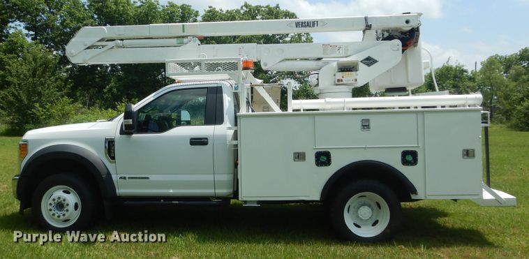 image for item HS9578 2017 Ford F550 Super Duty  bucket truck