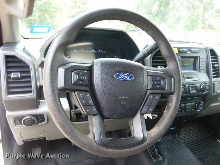 image for item HS9578 2017 Ford F550 Super Duty  bucket truck