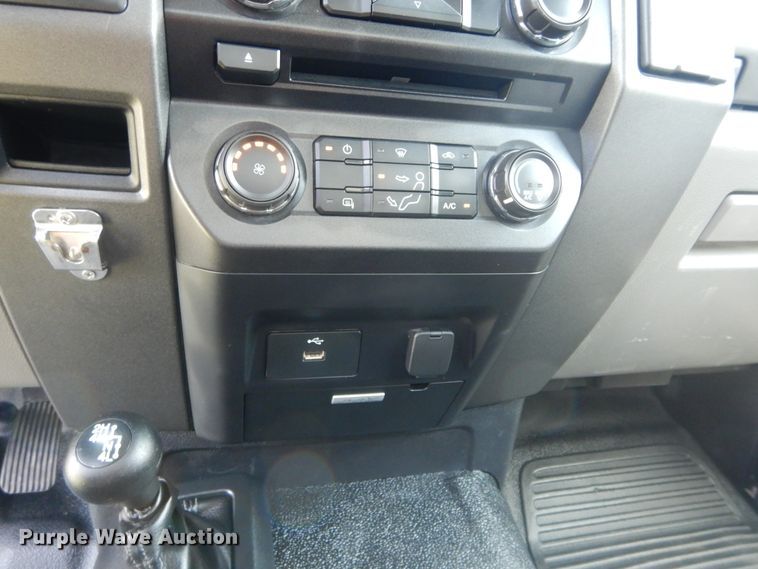 image for item HS9578 2017 Ford F550 Super Duty  bucket truck