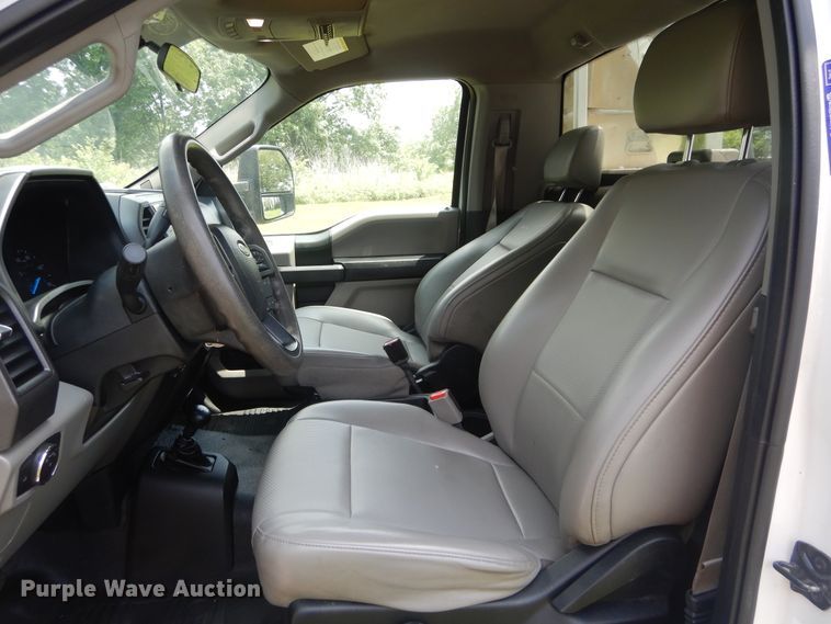 image for item HS9578 2017 Ford F550 Super Duty  bucket truck