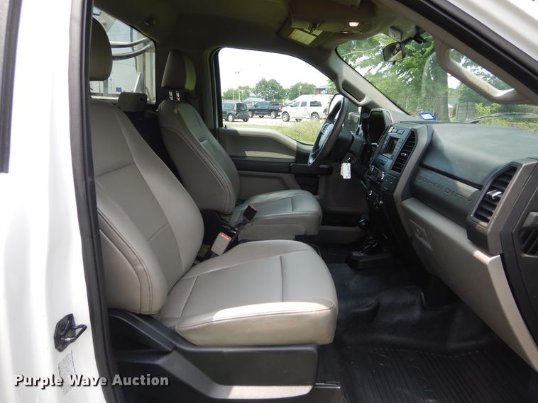 image for item HS9578 2017 Ford F550 Super Duty  bucket truck