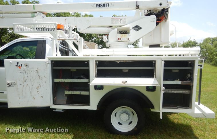 image for item HS9578 2017 Ford F550 Super Duty  bucket truck
