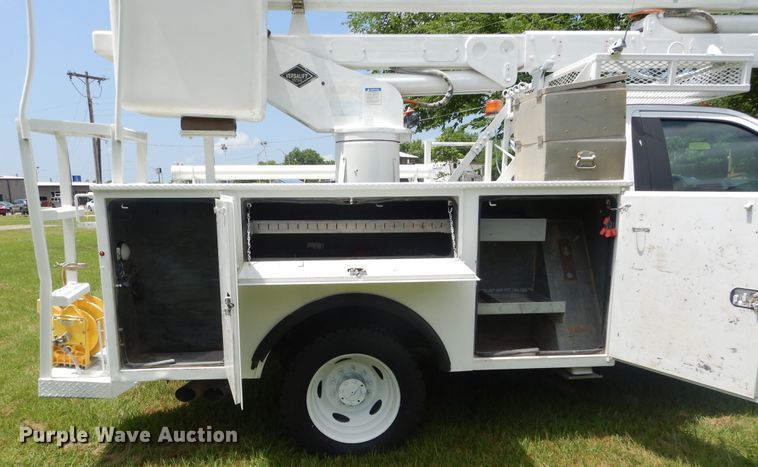 image for item HS9578 2017 Ford F550 Super Duty  bucket truck
