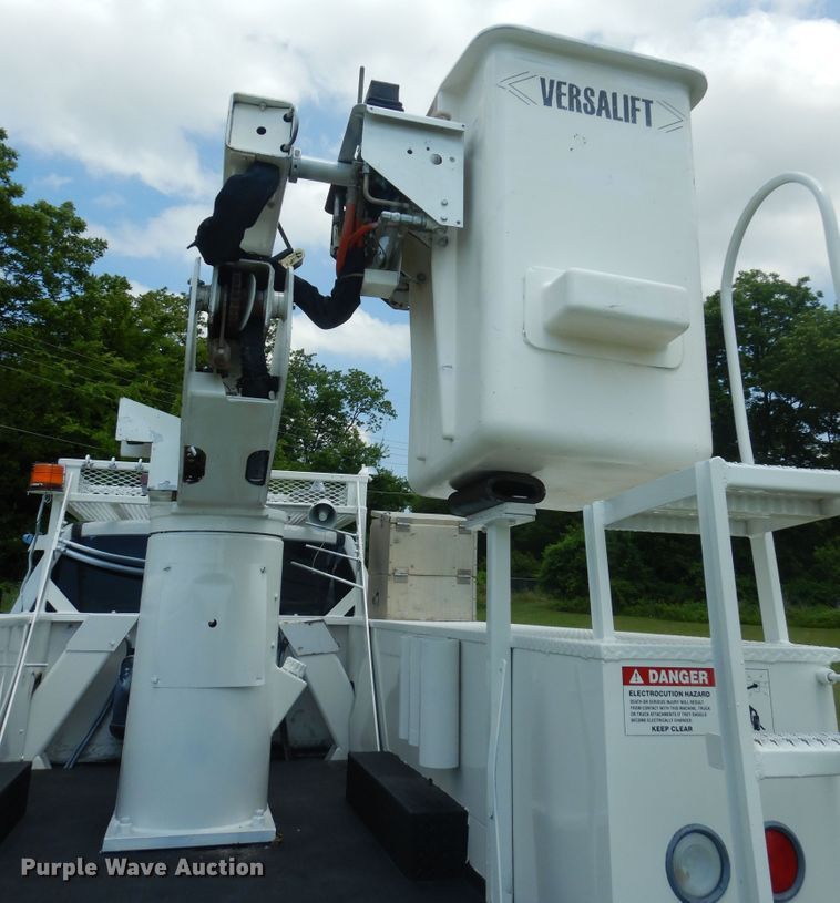 image for item HS9578 2017 Ford F550 Super Duty  bucket truck