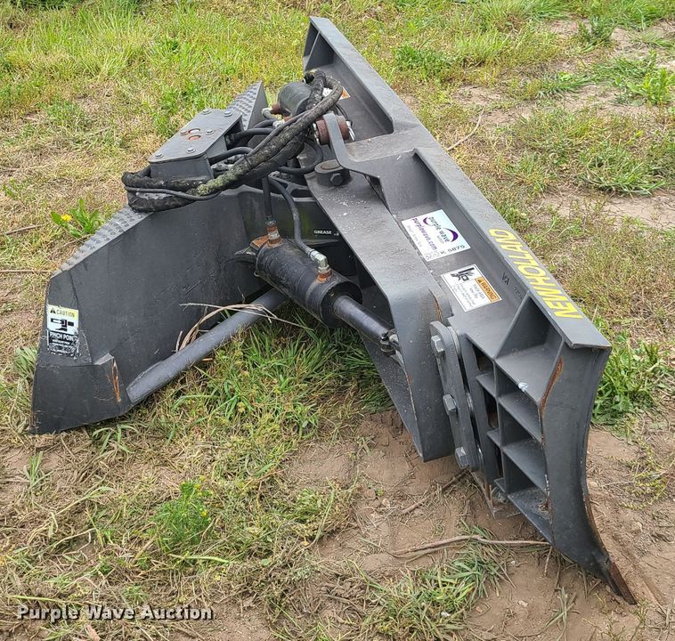 Grouser skid steer dozer blade in Richmond, MO Item K5875 sold