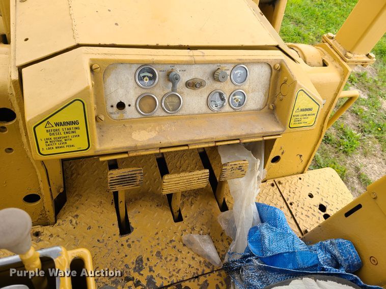 image for item K5883 1971 Caterpillar 955K  track loader
