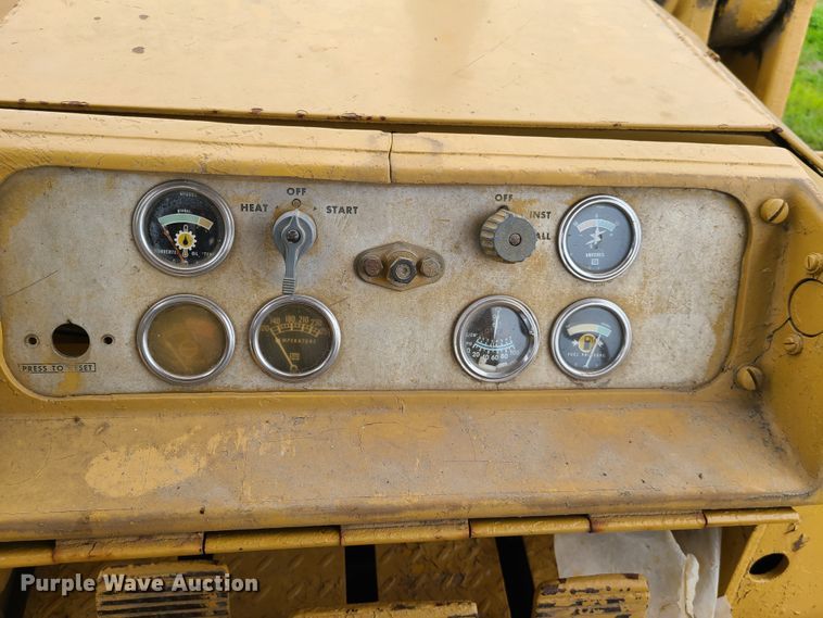 image for item K5883 1971 Caterpillar 955K  track loader