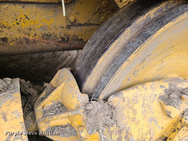 image for item K5883 1971 Caterpillar 955K  track loader