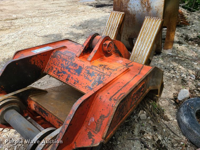 image for item K5908 NPK excavator grapple