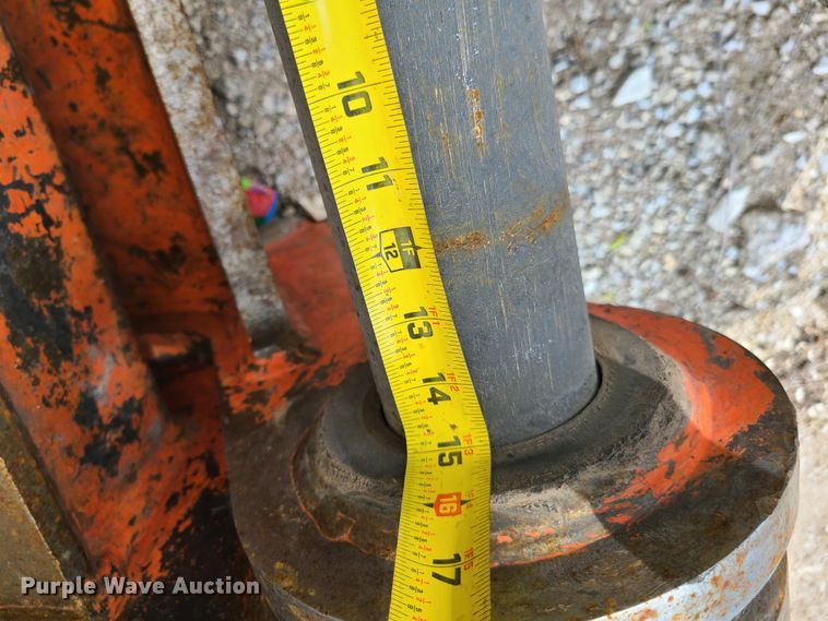 image for item K5908 NPK excavator grapple