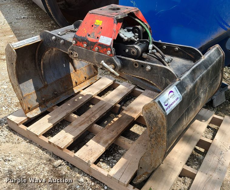 image for item K5909 Baker BDV100/421 crane grapple