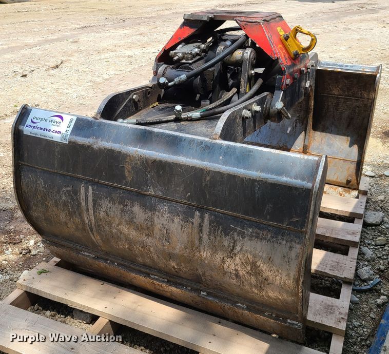 image for item K5909 Baker BDV100/421 crane grapple