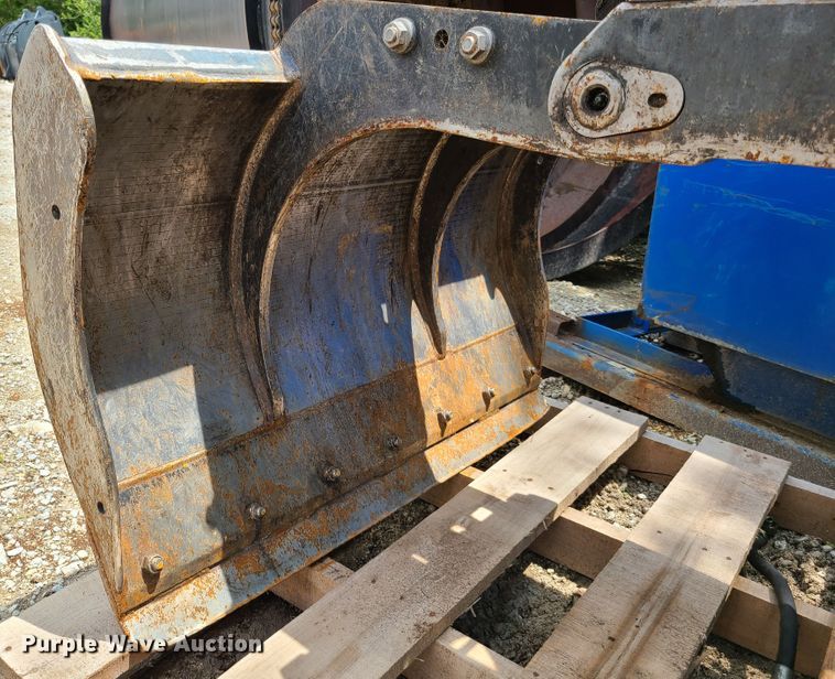 image for item K5909 Baker BDV100/421 crane grapple