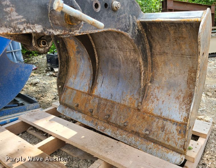 image for item K5909 Baker BDV100/421 crane grapple