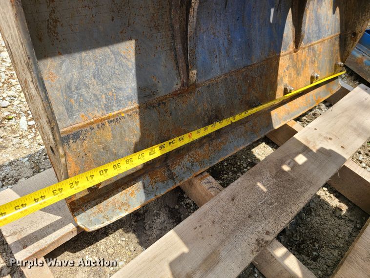 image for item K5909 Baker BDV100/421 crane grapple