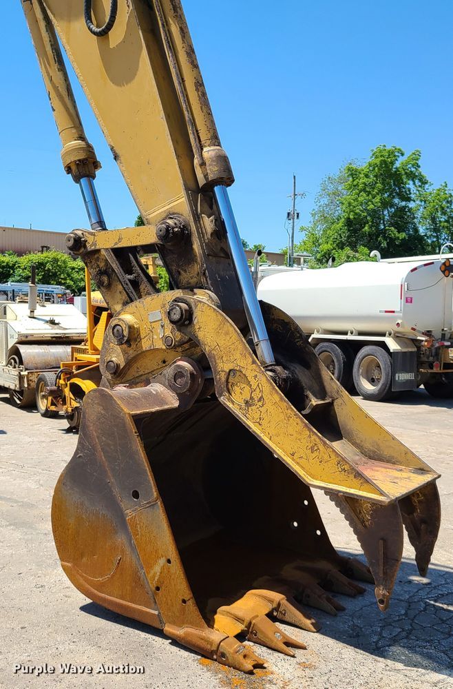 image for item K5935 1996 Caterpillar 325BL  excavator